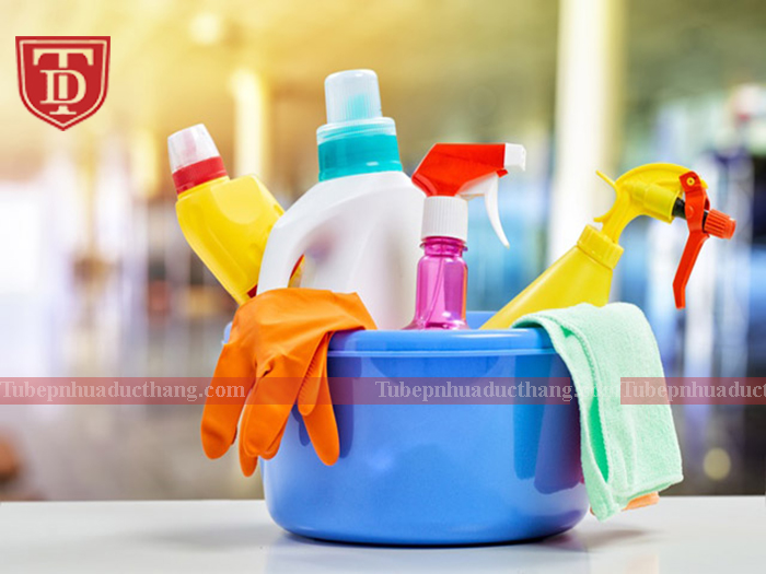 Vệ sinh tủ bếp nhựa