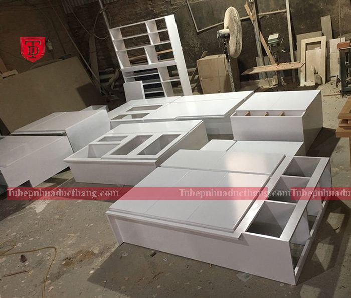 Một góc xưởng sản xuất tủ bếp Đức Thắng tại Kiến An