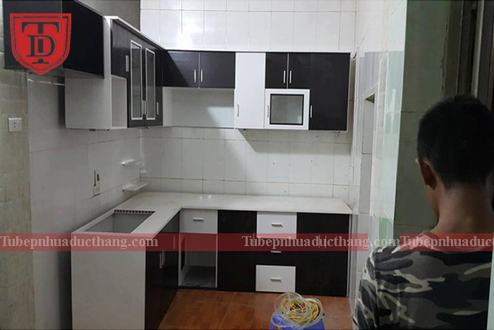 Thi công tủ bếp nhựa nhà anh Chiến tại Hồng Bàng 